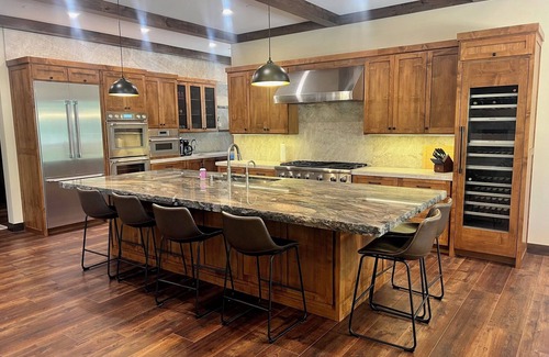 Ponderosa Palisades Casa | Luxurious Mountain Retreat in Schaffer’s Mill, Truckee