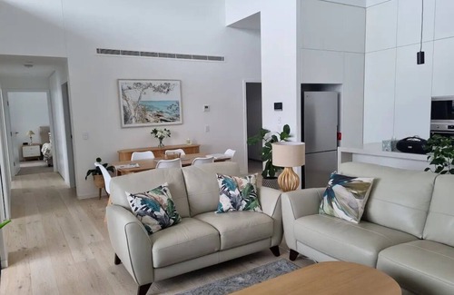 Shell Cove Casa | Luxurious new 3-bedroom penthouse apartment