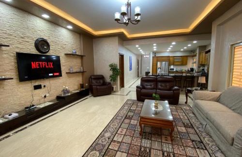 New Cairo Apartamento | Luxurious New Cairo Villa Private Garden & Prime Location