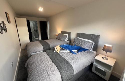 Offerton Casa | Luxurious New Home Near Airport