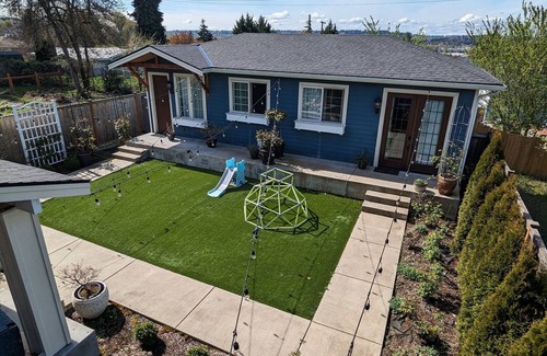 Renton Casa | Casa de huéspedes lujosamente decorada ubicada en el barrio de Talbot Hill.