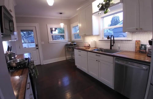 Kenton Casa | Luxurious newly remodeled historic home in Portlands Kenton neighborhood