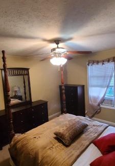 Vine Grove Casa | Luxurious Nice Home Near Fort Knox