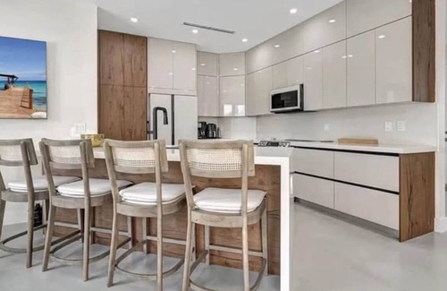 White Marsh Casa | Luxurious Oasis