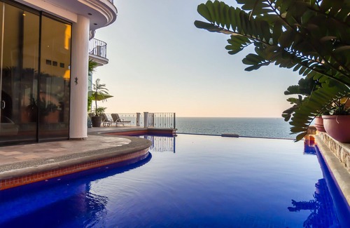 Mismaloya Villa | Luxurious Ocean Front Estate, 10 BRs, Chef, Full Gym, Pool, Elevator, Concierge