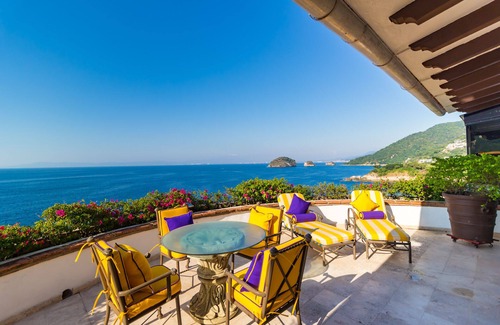 Mismaloya Villa | Luxurious Ocean Front Estate, 10 BRs, Chef, Full Gym, Pool, Elevator, Concierge