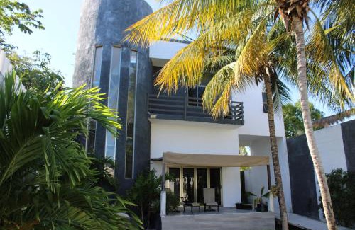 Colonos Cuzamil Casa | Luxurious Ocean View Villa