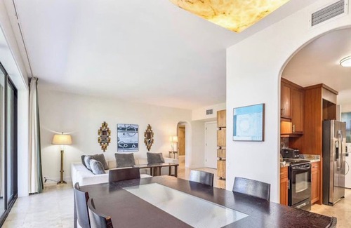 Kuliouou - Kalani Iki Condominio | Luxurious Oceanfront Escape in Kahala – Pool, Gym & Paradise Views