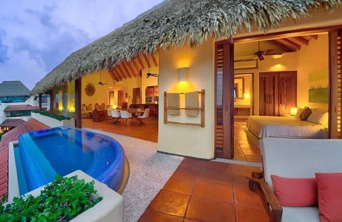 Ixtapa - Zihuatanejo Villa | Luxurious Oceanview Penthouse in Playa Blanca