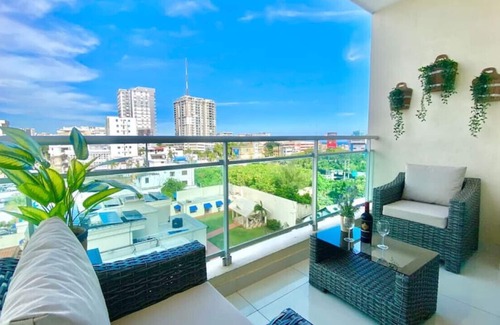 Downtown Santo Domingo Condominio | Luxurious One Bedroom Apt, King Bed, Full AC, Rooftop Lounge and Pool, Gym...