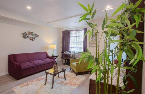 Bankers Hill Apartamento | Luxurious One Bedroom Suite with Balboa Park View