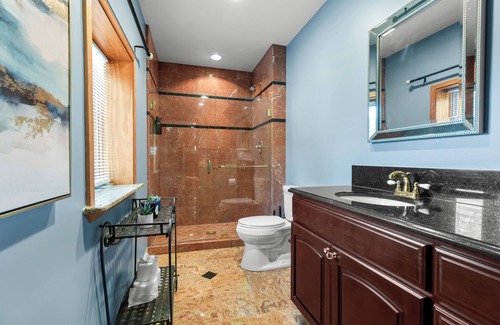 Grosse Ile Casa | Luxurious Private Pool & Hot Tub!