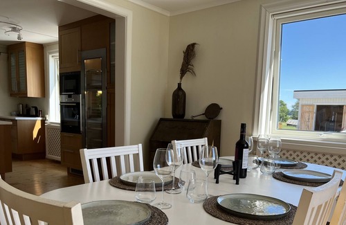 Herresta Cabaña | Luxurious party house with spa and pool 7 min from airport