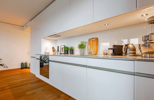Risch Apartamento | Luxurious penthouse with roof terrace