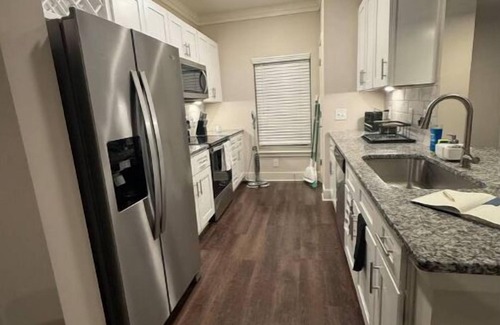 McDonough Apartamento | Luxurious Plush Apartment