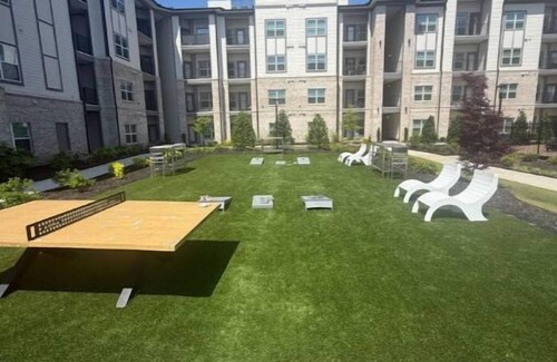 McDonough Apartamento | Luxurious Plush Apartment