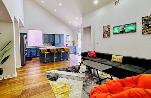 MacDonald Ranch Casa | Luxurious Pool Villa close to the strip