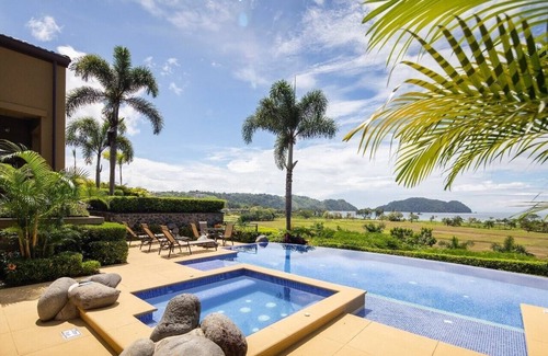 Herradura Villa | Luxurious private villa with panoramic ocean view