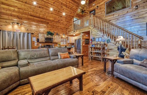 Gatlinburg - Pigeon Forge Cabina | PIGEON FORGE! 4BR / 3. 5 BA. Duerme 10! Bañera de hidromasaje! ¡BONITO!