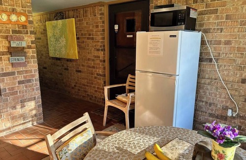 Hamilton Casa | Luxurious Ranch Retreat. Peaceful, beautiful, safe, clean… Paradise found!!