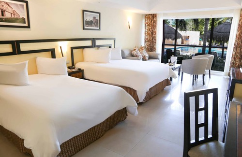 Área de Playacar Fase II Complejo | Luxurious Retreat in Sandos Playacar SPA AND BEACH RESORT 95.00 night special