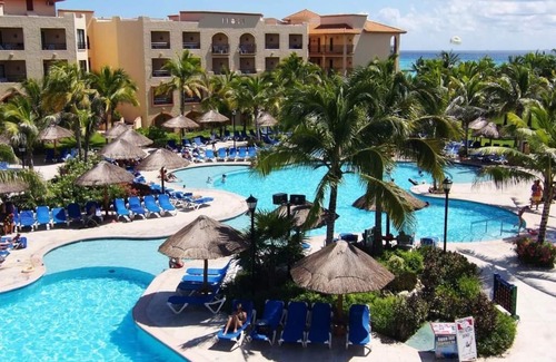 Área de Playacar Fase II Complejo | Luxurious Retreat in Sandos Playacar SPA AND BEACH RESORT 95.00 night special