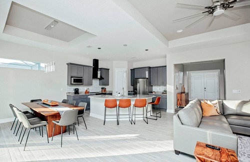 Long Meadow Casa | Luxurious Retreat 4BR/3.5 BA Heated pool/spa