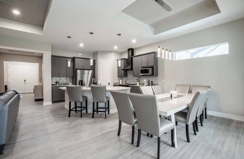 Long Meadow Casa | Luxurious Retreat 4BR/3.5 BA Heated pool/spa