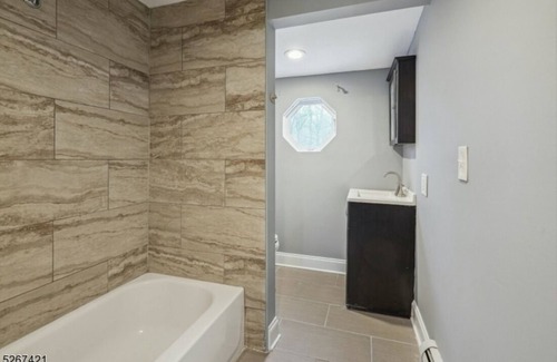 Glasser Casa | LUXURIOUS RETREAT IN A TRANQUIL SMALL TOWN FOR A PEACEFUL GETAWAY