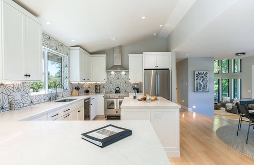 Graton Casa | Luxurious Retreat In The Vineyards Green Valley Oasis