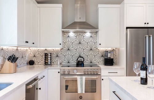 Graton Casa | Luxurious Retreat In The Vineyards Green Valley Oasis