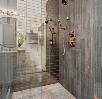 Mid America Casa | Luxurious Retreat! Private Creek View, Hot-tub, Pool