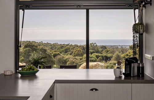 Quedjinup Casa | LUXURIOUS RURAL ESCAPE ON 3 ACRES BOASTS CAPTIVATING VALLEY AND OCEAN VISTAS