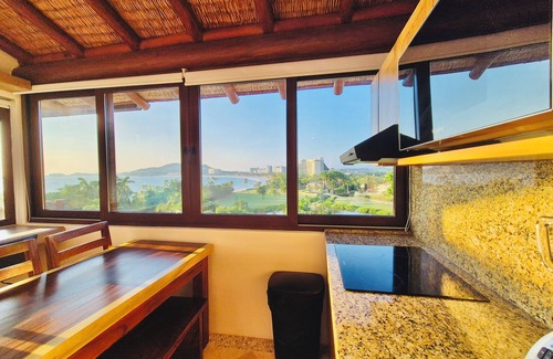 Ixtapa Complejo | ¡Lujosa Residencia Frente Al Mar con Jacuzzi Privado y Vista Increíble!
