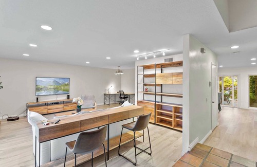 La Mirada Casa | Luxurious Sanctuary on Santa Gertrudes Ave #41808