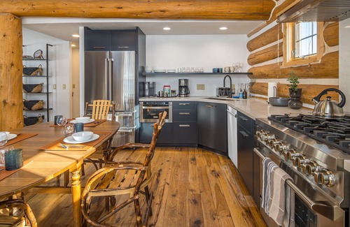 Powder Ridge Cabina | Powder Ridge Summer Getaway Cabin Near the Resort!