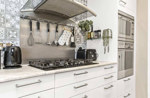 Belsize Casa | Luxurious & Spacious Townhouse!