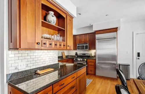Dorchester Casa | Luxurious Spacious 3BD/2.5BA Condo w/Garage & Pool