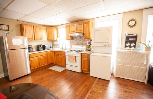 Waterbury Apartamento | Luxurious, Spacious Apartment. Free Parking, Close By to Highways and Essentials