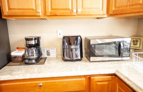 Waterbury Apartamento | Luxurious, Spacious Apartment. Free Parking, Close By to Highways and Essentials