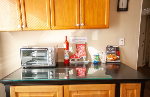 Waterbury Apartamento | Luxurious, Spacious Apartment. Free Parking, Close By to Highways and Essentials
