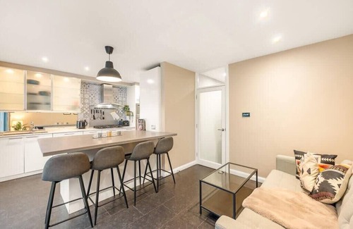 Belsize Casa | Luxurious & Spacious Townhouse