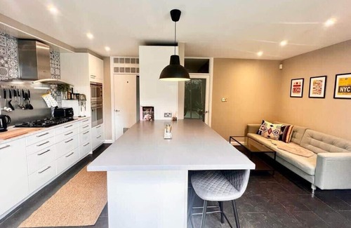 Belsize Casa | Luxurious & Spacious Townhouse