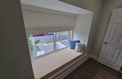 Ludlam Casa | Luxurious & Spacious Townhouse in Prime Location