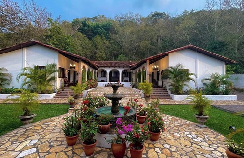 Copan Ruinas Casa | Lujosa Hacienda Colonial Española