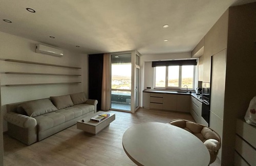Tirgu Mures Apartamento | Luxurious studio with WiFi and AC in delightful Târgu Mureș