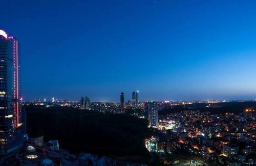 Maslak Apartamento | Luxurious Studio with Shared Pool and Refreshing View in Maslak