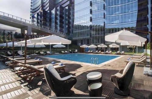Maslak Apartamento | Luxurious Studio with Shared Pool and Refreshing View in Maslak