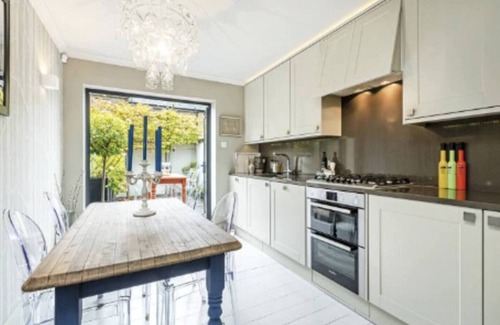 South Richmond Casa | Luxurious & stylish cottage in central Richmond