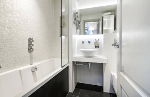 South Richmond Casa | Luxurious & stylish cottage in central Richmond